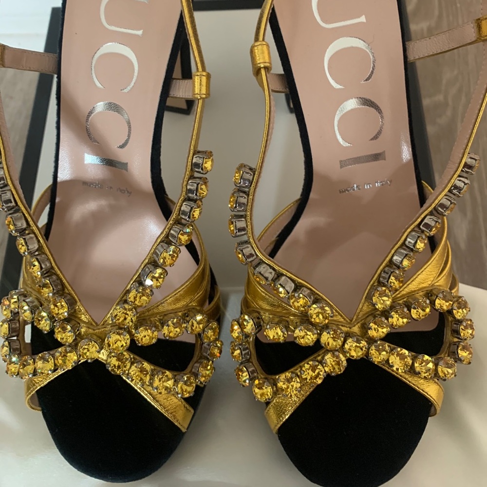 GUCCI Black and gold Zephyra sandals